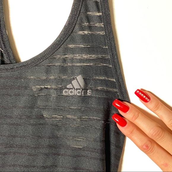 Loose Fit Workout Tank Top - Picture 2 of 4